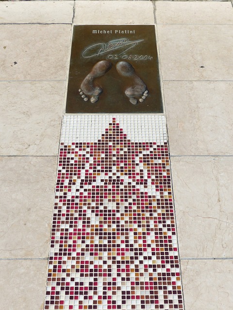 步发展
